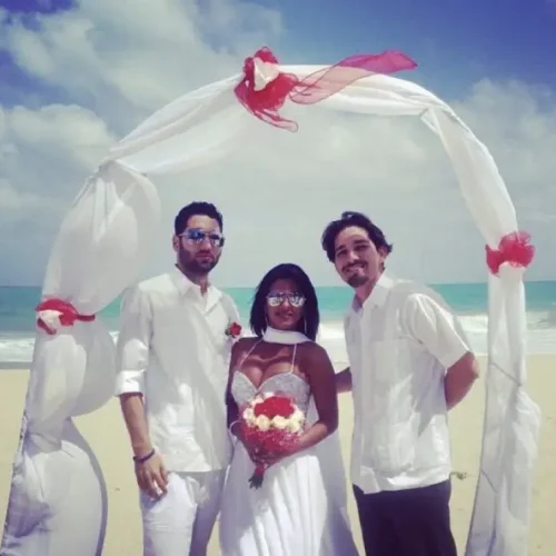 Gabriel Abelo performs miami beach wedding